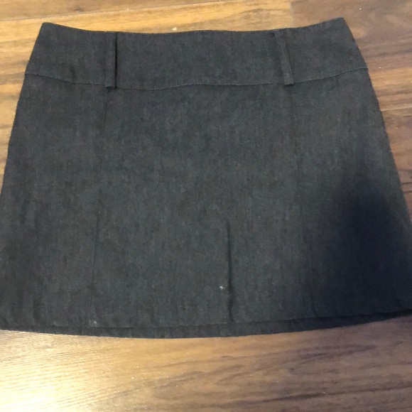 Gray, low-rise mini skirt from simons - Picture 1 of 2